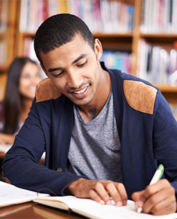 Young-man-studying-in-the-library