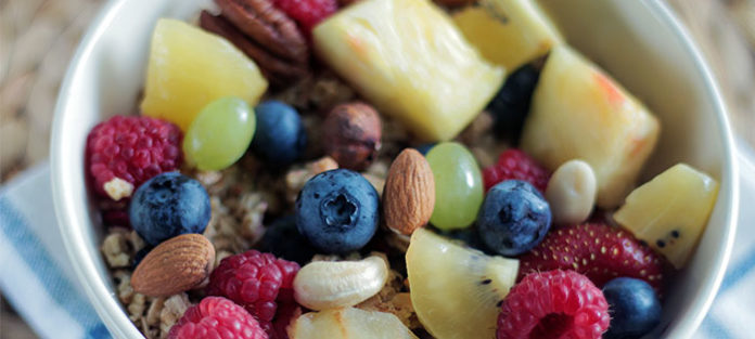Oatmeal with fruit and nuts Oatmeal with fruit and nuts